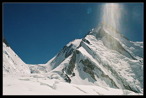 (Gasherbrum La a Gasherbrbum I) - prvni cesta ledopádem do ABC (cca 6000m)