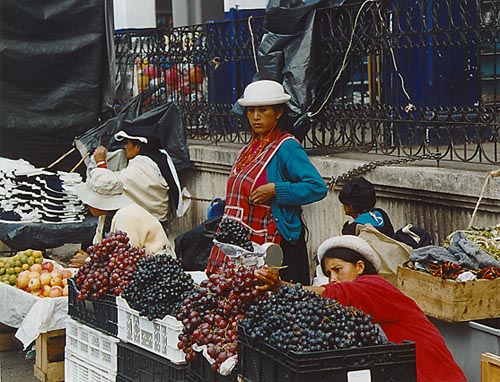 Tržiště v městě Otavalo