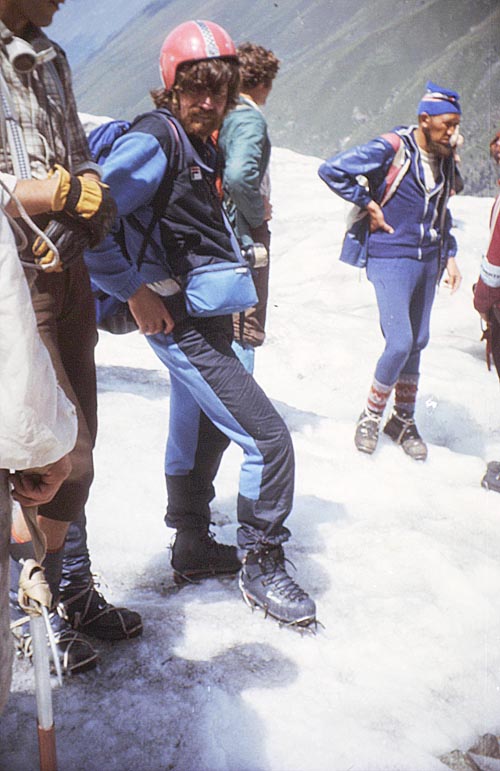 Messner, kouká, v čem můžou taky Rusové chodit