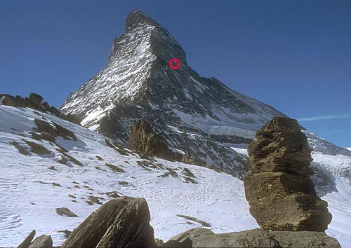 Severní stěna Matterhornu s místem zásahu