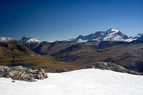 La Grivola (3 969 m) a Gran Paradiso (4 061 m) z ledovce Basei