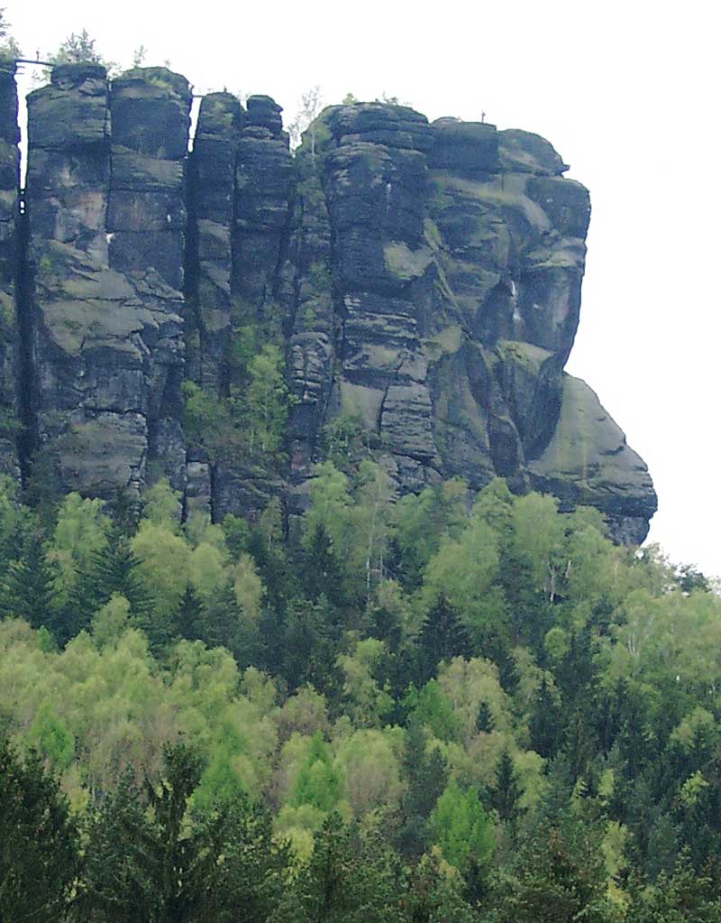 Lilienstein od severu z příjezdové silnice