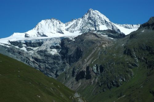 Pohled na Glockner z přístupové cesty ke Stüdlhütte