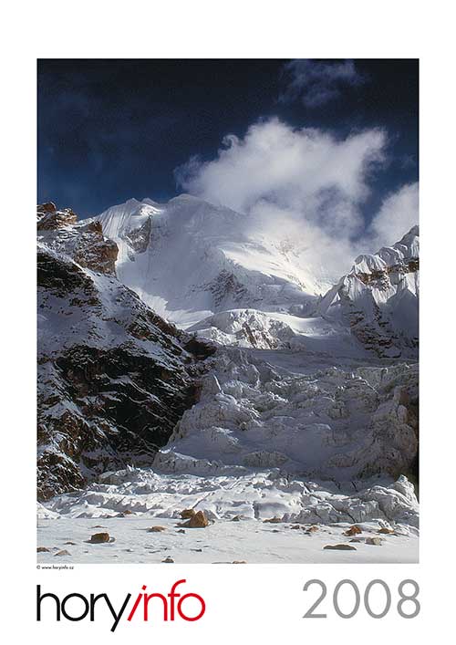 Kalendář Horyinfo 2008 Pákistán, Divoké ledovce brání bezejmenné šestitisícovky v okolí Golongu