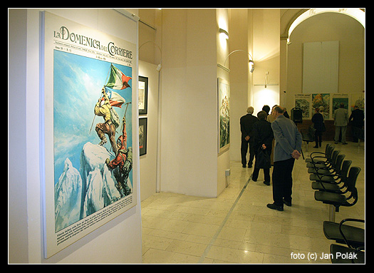 Výstava "Hory na obálkách" v prostorách kaple Italského kulturního institutu