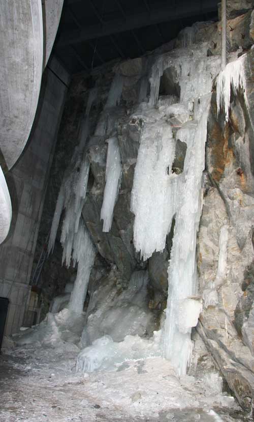 Přírodní ledy pod střechou - Saas Fee
