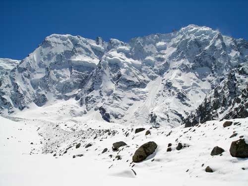 Mižirgi (5025 m), Pik Puškina (5100 m ), Dychtau (5204 m)