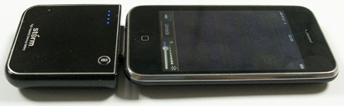 Iphone s nasazenýou dobíjecí baterií Storm