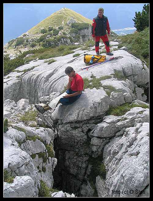 U vchodu do propasti Vandima -1182m ve slovinských Julských  Alpách