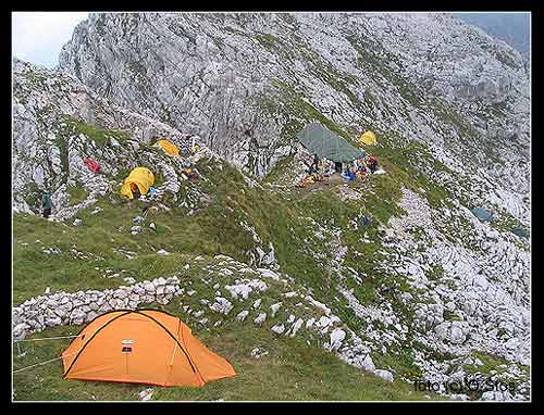 Speleologický base v rámci expe CAVEX Cernelsko brezno 2007