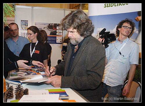 Reinhold Messner při autogramiádě 