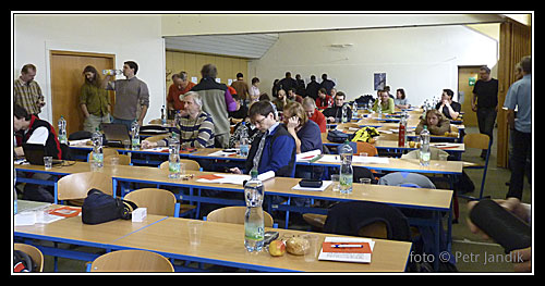 VH2010 - účastníci se scházejí