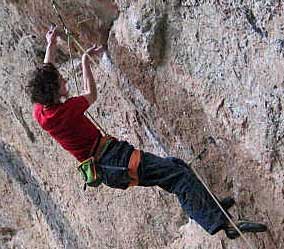 Adam Ondra v cestě La Capella 9b, Siurana