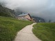 Jako útočiště při lezení v JZ stěně Hohes Brett může posloužit chata Carl-von-Stahl-Haus