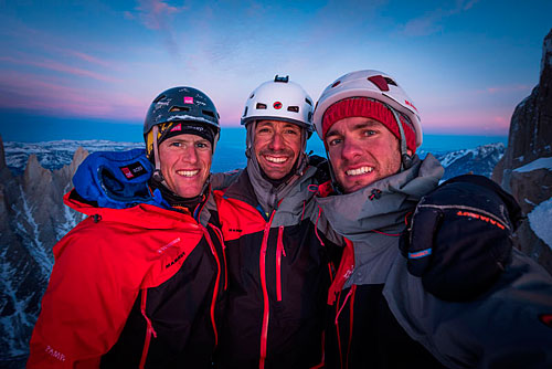 Stefan Siegrist, Ralf Weber a Thomas Senf (zleva) v posledních paprscích slunce na vrcholu Cerro Stanhardt.