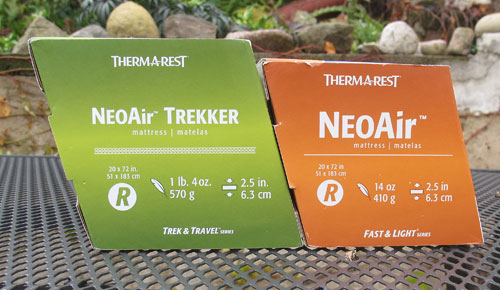Rozdíl velikosti Neoair Trekkeru (vlevo) a Neoair