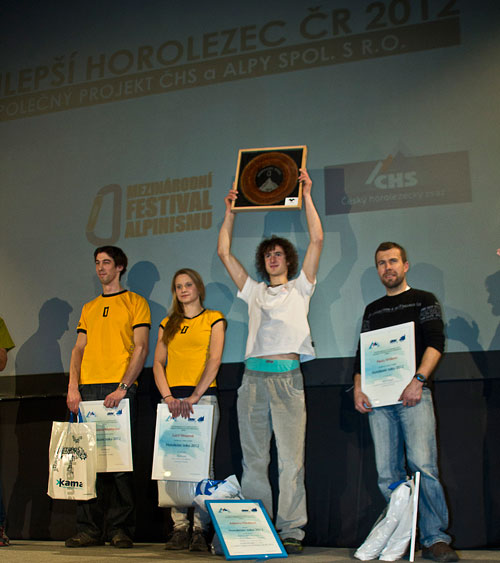 V anketě Horolezec roku zvítězil Adam Ondra před Pavlem Vrtíkem a Milanem Doležalem, třetí místo si odnesli Lucka Hrozová a Mirek Matějec