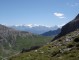 Sanetsch: Pohled z vrcholu na údolí a valiské velikány