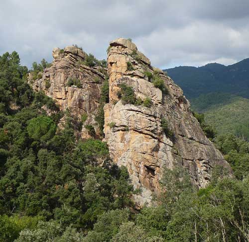 vlevo Rock Ros, napravo Paret Vermella