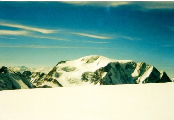 Pohled na Mont Vélan z Plateau du Couloir.