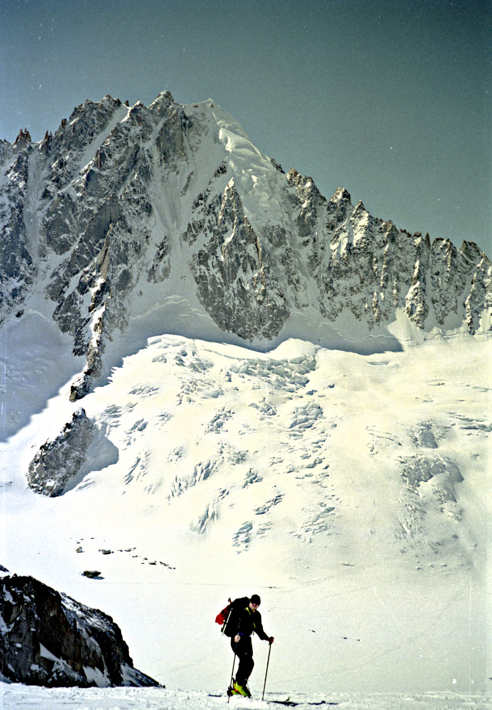 Pohled na Vert při výstupu na sedlo Chardonnet.